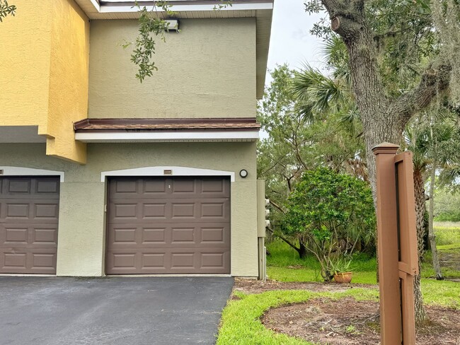 Building Photo - Las Palmas, one-bedroom first floor condo ...