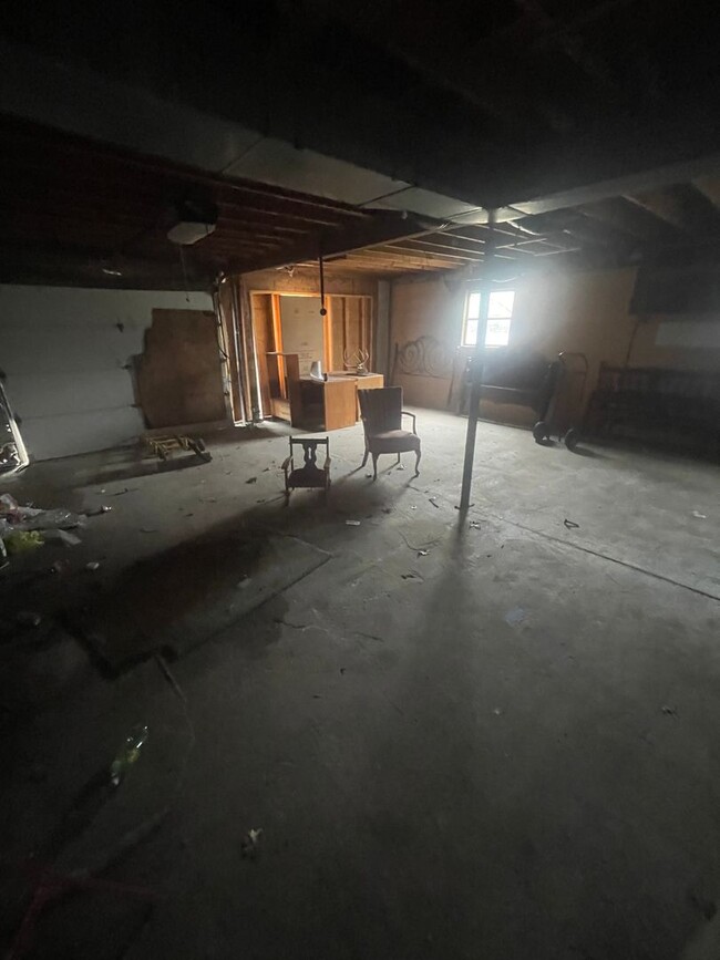 Building Photo - WELLSVILLE - 3 BR split level with Attache...