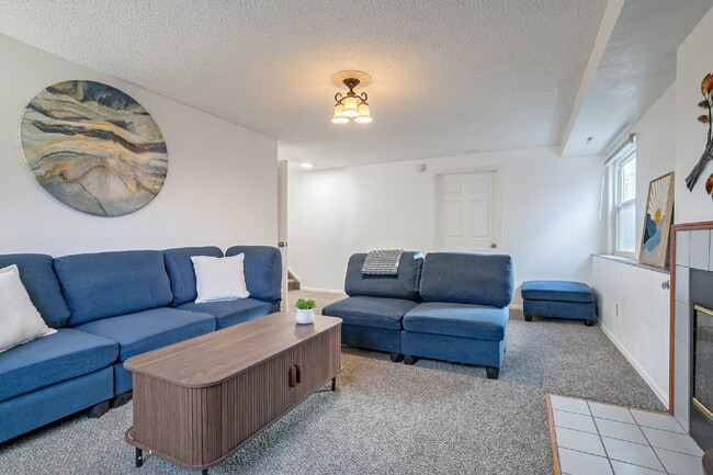 Building Photo - Private Room with a shared bath for Rent in Westminster!!!