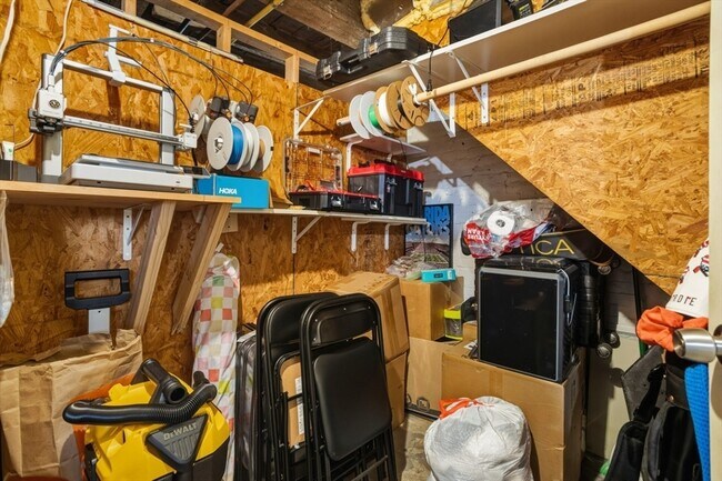 Building Photo - 171 Brooks St