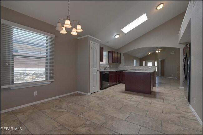 Building Photo - 6617 Berringer St