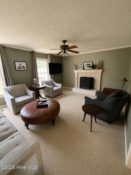 Building Photo - 265 Broadmeade Dr