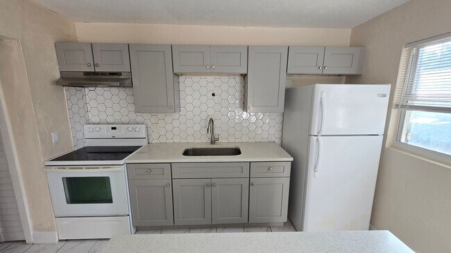 Building Photo - 1723 35th St