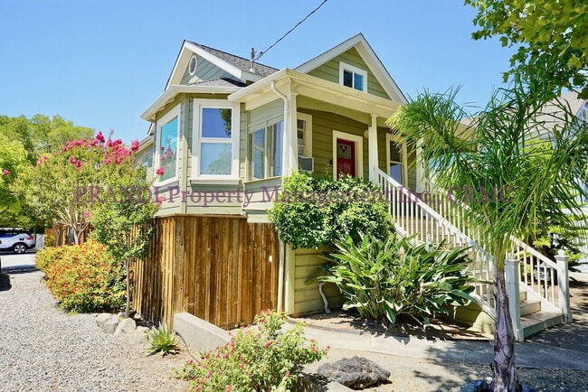 Building Photo - Available now!  3 Bedroom Gerstle Park home