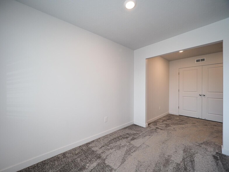 Building Photo - 1578 W Sparta Way