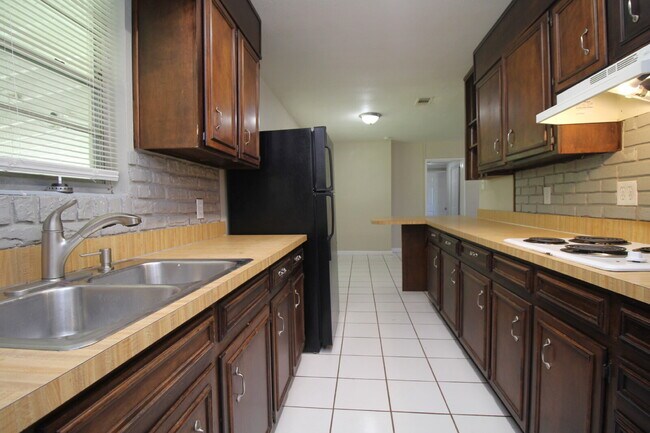Building Photo - Flexible 3BR Home with Bonus Room, Covered Patio & Fully Fenced Yard
