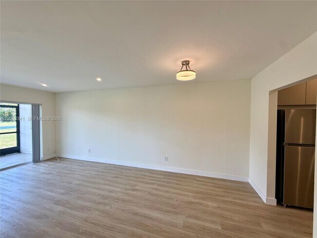 Building Photo - 400 Waterway Dr S