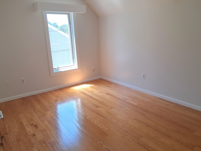 Building Photo - 4 Esquire Cir