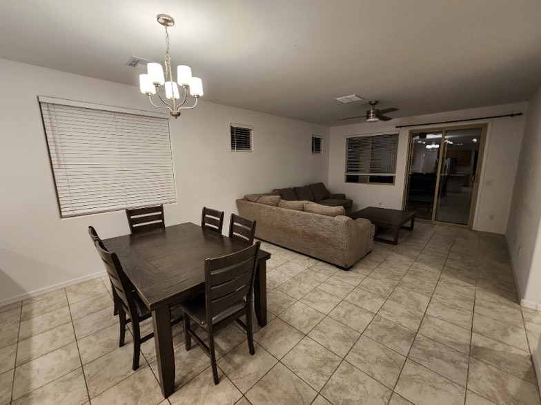 Building Photo - 8948 W Colter St