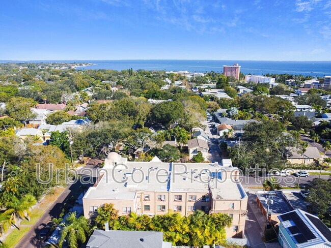 Building Photo - 360 13th Ave NE