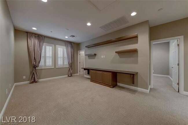 Building Photo - 3144 Whitfeild Ave