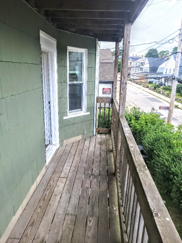 Building Photo - 509 Elm St