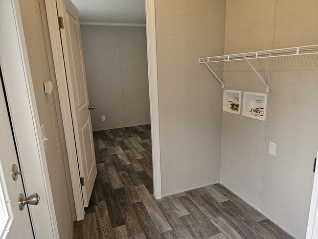 Building Photo - 855 W Jefferson St