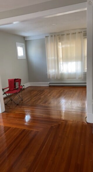 Building Photo - 25 Wellington St