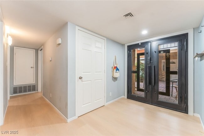 Building Photo - 3024 Bel Air Dr