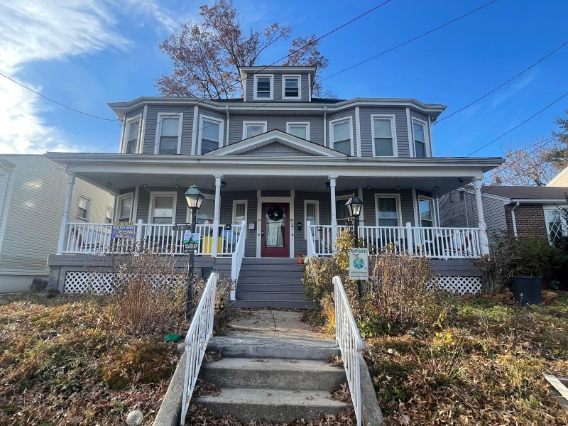 Building Photo - 18 Summit Rd