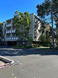 Building Photo - 955 Shorepoint Ct