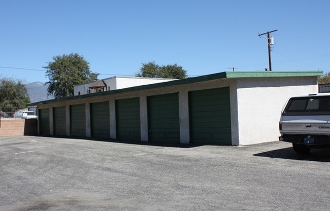 Garages - Dana Villa Apartments
