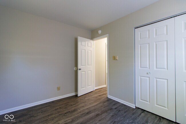 Building Photo - 5915 Devington Rd