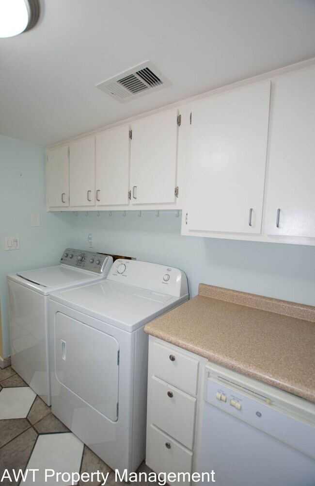 Building Photo - Fully Furnished Long Term Rental