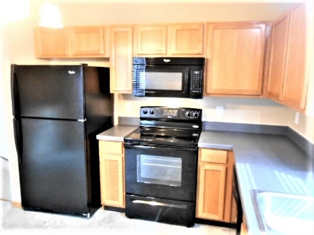 Building Photo - 9200 Strawser St