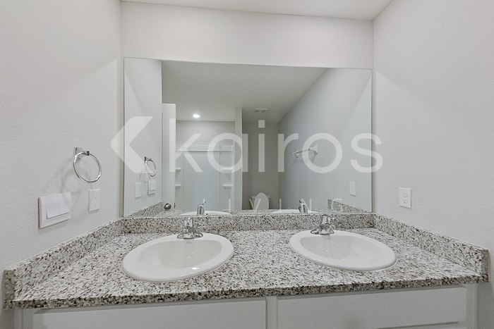 Building Photo - 8590 SW 44th Ct