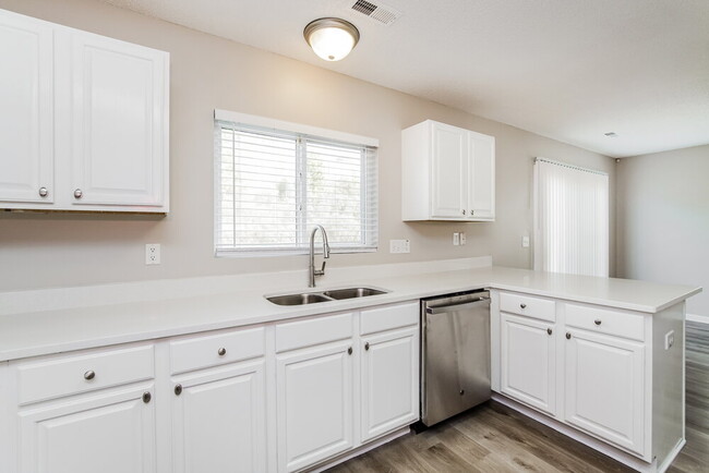 Building Photo - 8170 Cohosh Ct