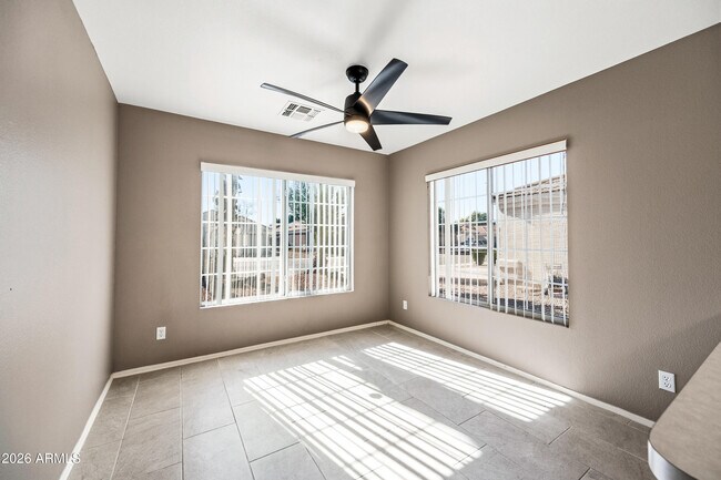 Building Photo - 858 E Monterey St