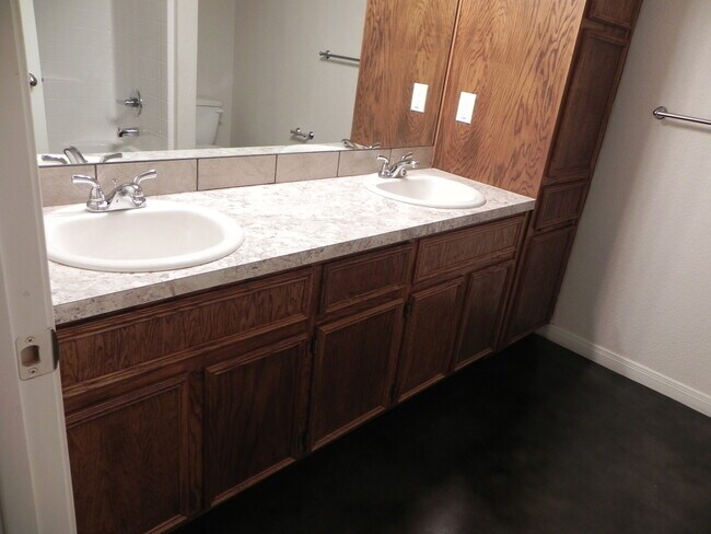 Building Photo - 1423 Natchez Trail