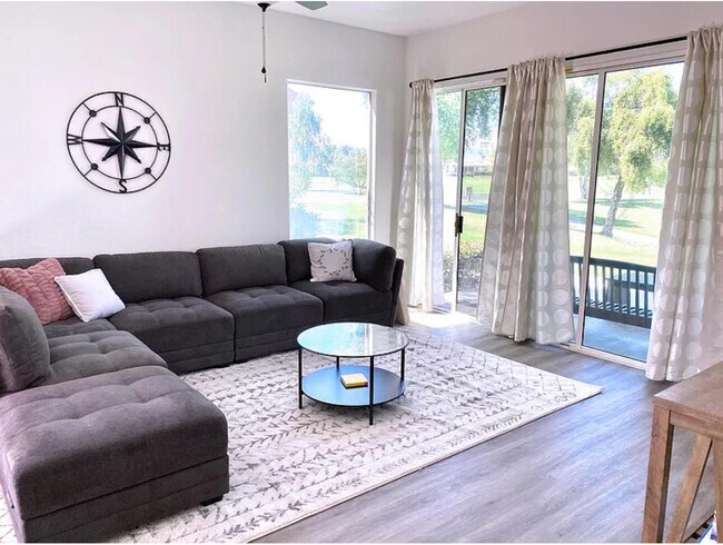 Building Photo - 54 Hilton Head Dr