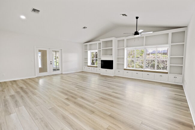 Building Photo - 410 Arrowhead Trail