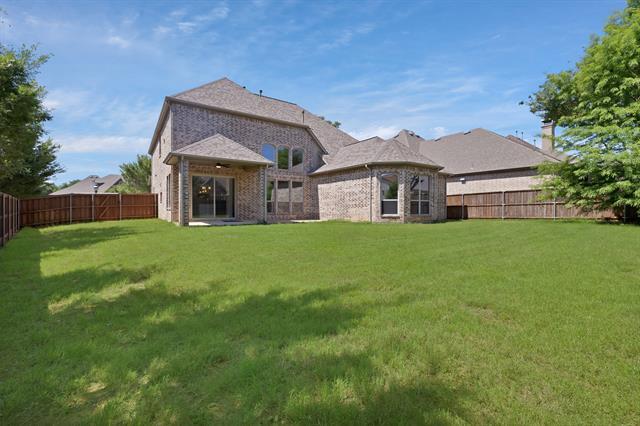 Building Photo - 2600 Fairhill Ln