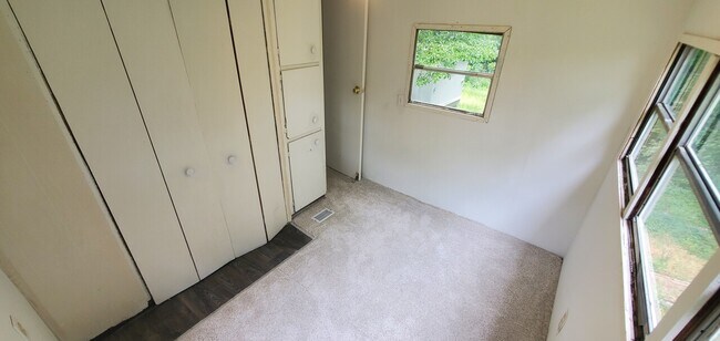 Building Photo - Liberty Church MHC