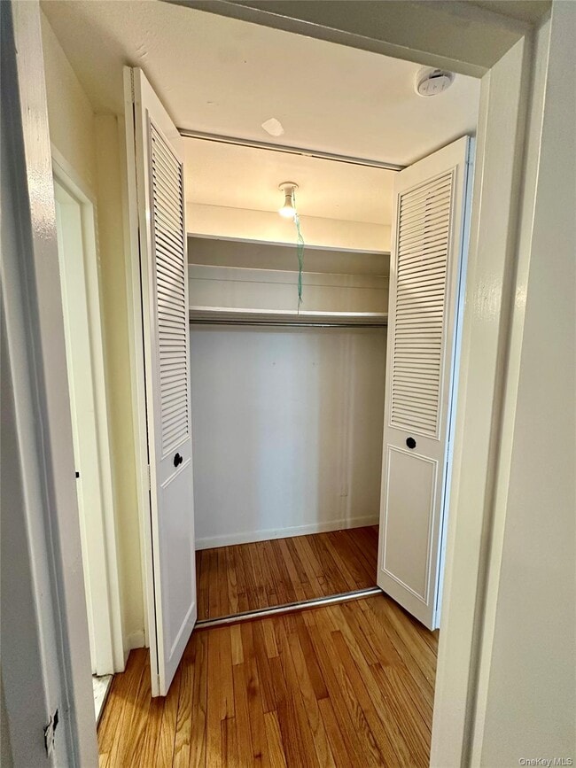 Building Photo - 174 N Middletown Rd