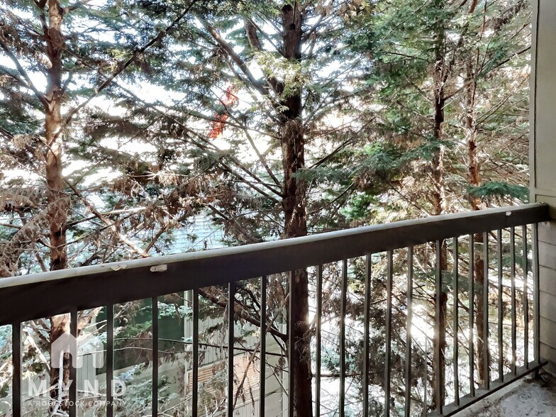 Building Photo - 14300 32nd Ave NE