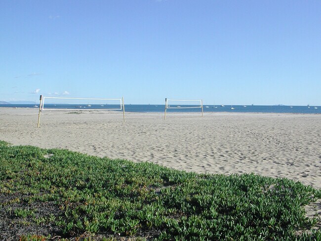 Building Photo - 401 Por La Mar Cir