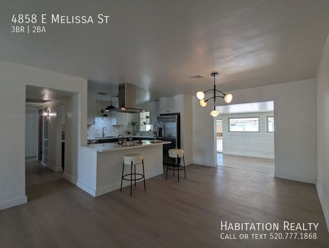 Building Photo - 4858 E Melissa St