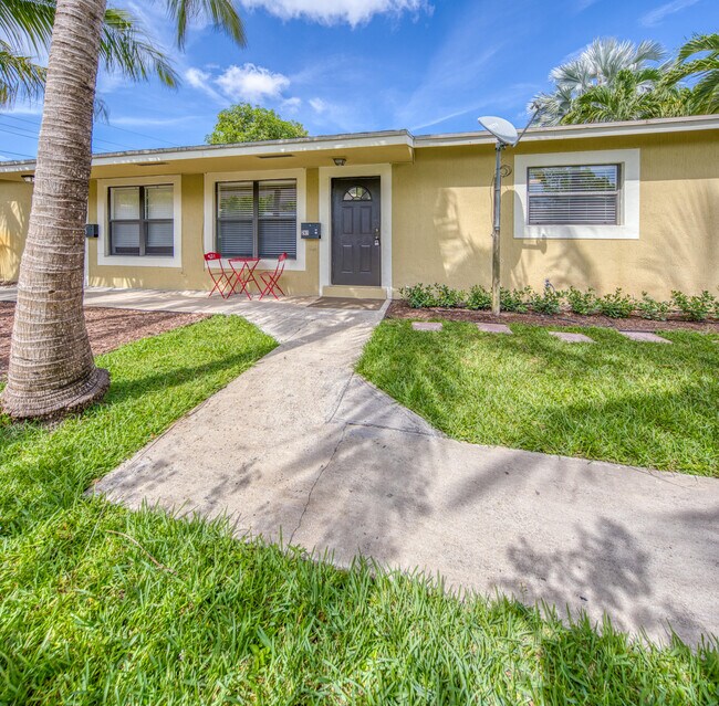 Primary Photo - 241 NE 40th Ct