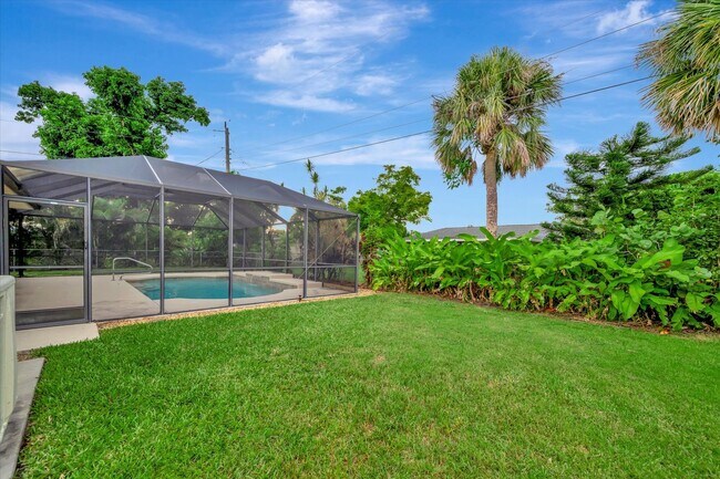 Building Photo - Beautiful 3-Bed / 2 Bath Pool Home in Sara...