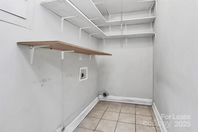 Building Photo - 4808 Brooktree Dr