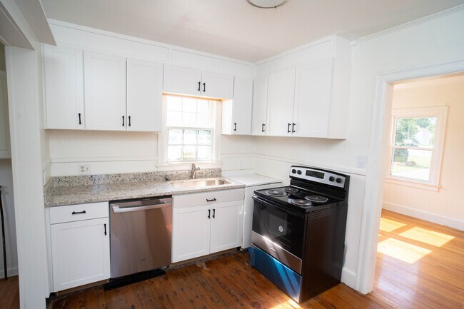 Building Photo - 1114 8th Ave