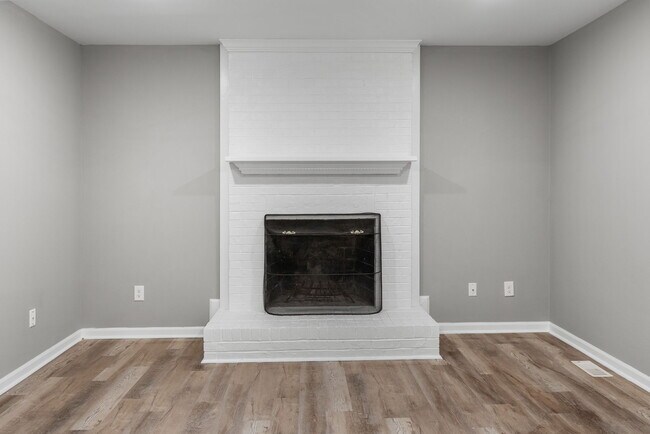 Building Photo - 1917 Grove Point Ct