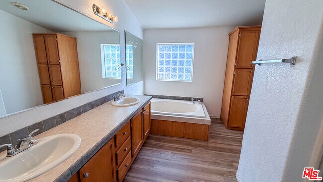 Building Photo - 25120 Charina Ln