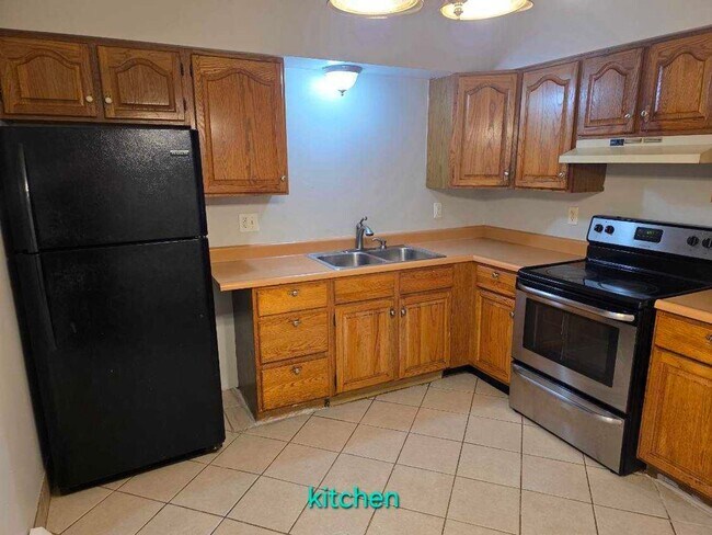 Building Photo - 130 S Clarendon St