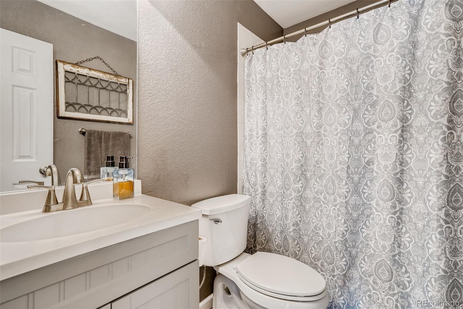 Hall Bathroom - 4741 E 130th Ave