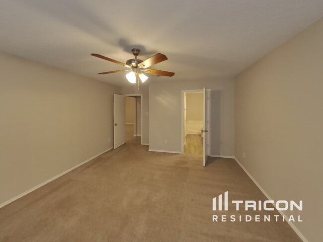 Building Photo - 814 Ponselle Dr