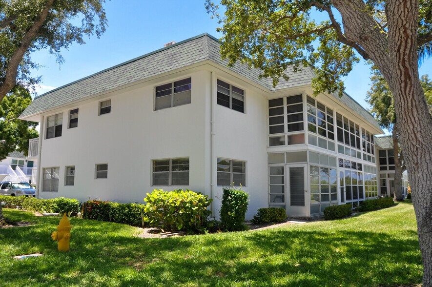 Building Photo - 2800 Indian River Blvd