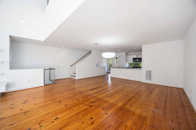 Building Photo - 2605 Calumet St