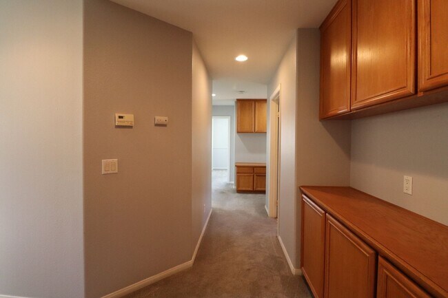 Building Photo - Four Bedroom in Arborwalk