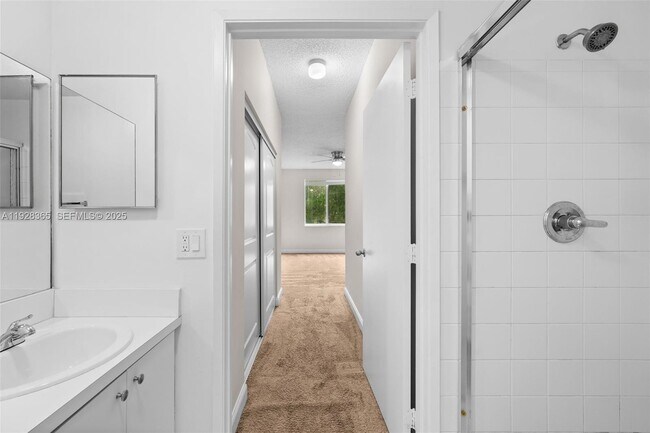 Building Photo - 6976 SW 39th St